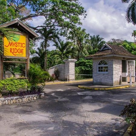 Mystic Ridge Apt 2 Plus 6 オーチョ・リオス エクステリア 写真